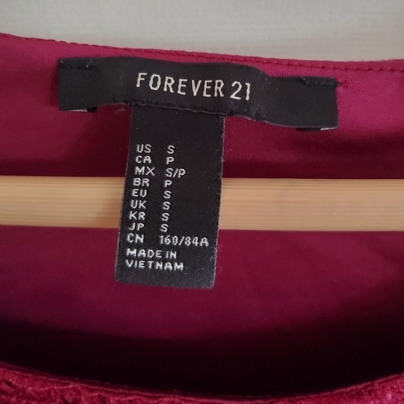 Forever 21 Red burgundy 3/4 Sleeve Round Neck Lace Bodycon Dress Size S - Picture 4 of 7